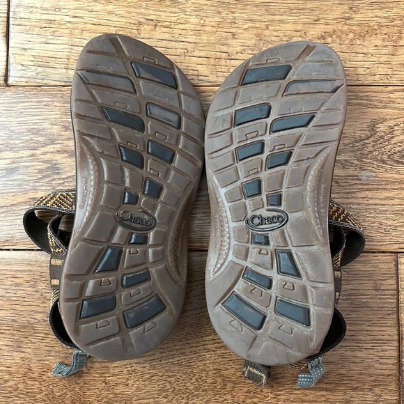 Kids size 2 Chacos. In great used condition. - Picture 3 of 3